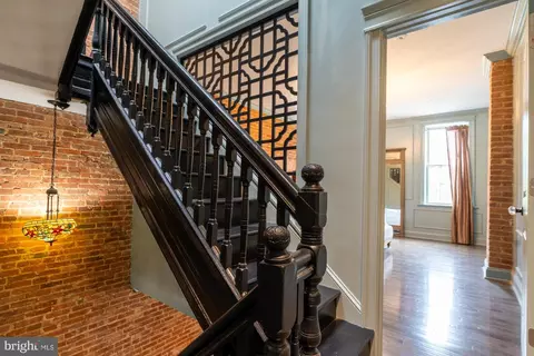 Entry Way - 420 E Biddle St, Baltimore, MD 21202 photo 4 of 10
