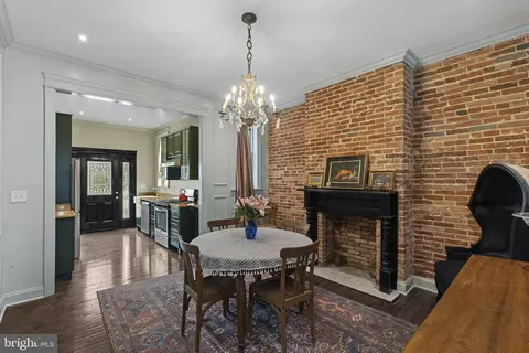 Dining - 420 E Biddle St, Baltimore, MD 21202 photo 2 of 5
