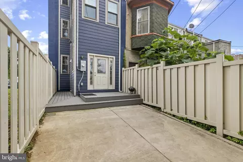 Exterior - 420 E Biddle St, Baltimore, MD 21202 photo 3 of 4