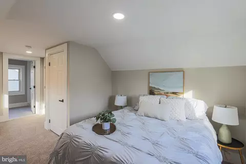Bedroom - 6013 Pinehurst Rd, Baltimore, MD 21212 photo 3 of 3