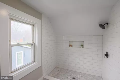 Bath - 6013 Pinehurst Rd, Baltimore, MD 21212 photo 9 of 9