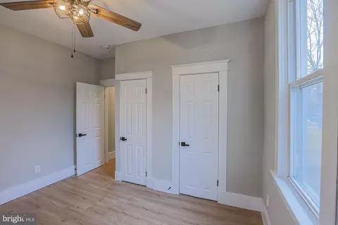 Entry Way - 6013 Pinehurst Rd, Baltimore, MD 21212 photo 17 of 25