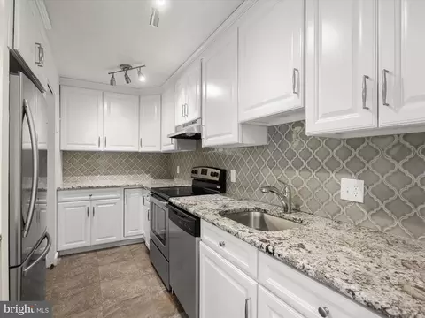 2374 Nutmeg Ter, Baltimore, MD 21209 photo 9