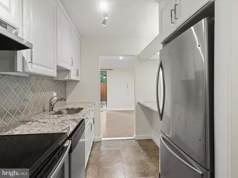2374 Nutmeg Ter, Baltimore, MD 21209 photo 10