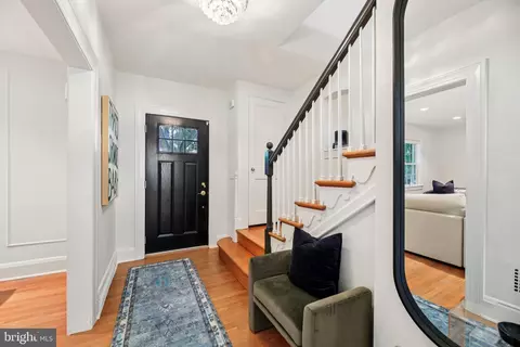 Entry Way - 5007 Greenleaf Rd, Baltimore, MD 21210 photo 1 of 3