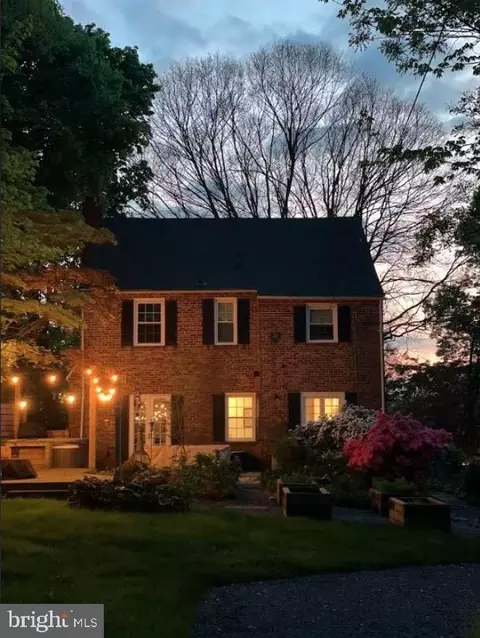 Exterior - 5007 Greenleaf Rd, Baltimore, MD 21210 photo 1 of 12