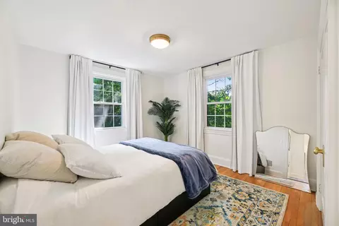 Bedroom - 5007 Greenleaf Rd, Baltimore, MD 21210 photo 2 of 5