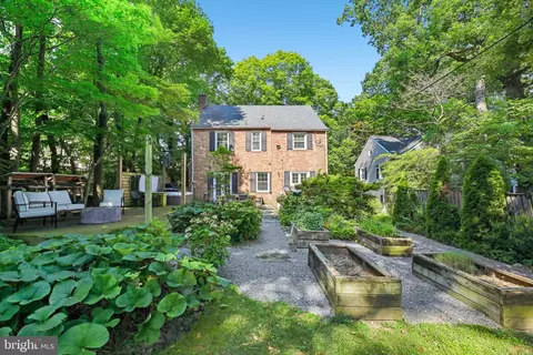 Exterior - 5007 Greenleaf Rd, Baltimore, MD 21210 photo 8 of 12