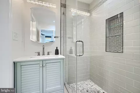 Bath - 119 S Potomac St, Baltimore, MD 21224 photo 2 of 4