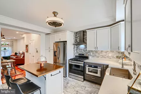 Kitchen - 119 S Potomac St, Baltimore, MD 21224 photo 3 of 4