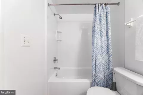 Bath - 1113 Haubert St, Baltimore, MD 21230 photo 2 of 2