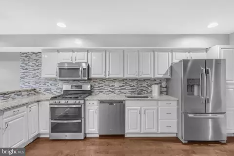 1827 Light St, Baltimore, MD 21230 photo 8
