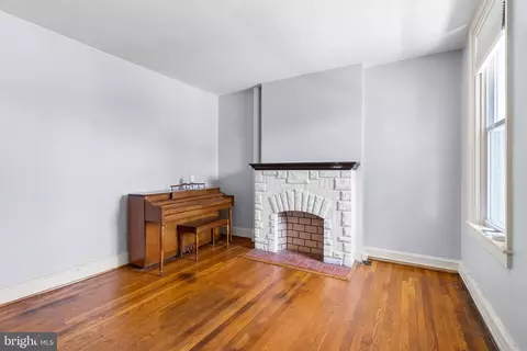 Living - 3602 Hooper Ave, Baltimore, MD 21211 photo 3 of 4