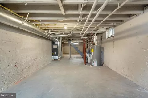 Entry Way - 2828 E Monument St, Baltimore, MD 21205 photo 5 of 6