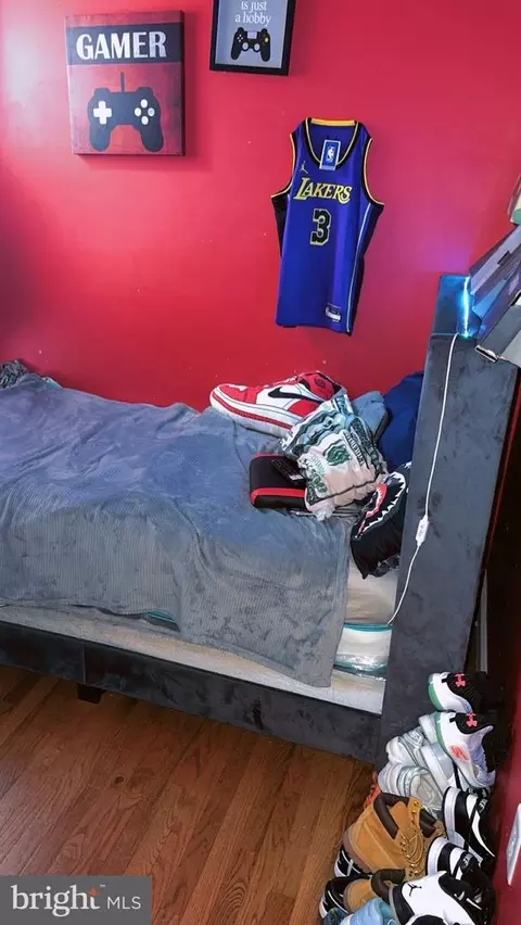 Bedroom - 112 Willard St, Baltimore, MD 21223 photo 1 of 8