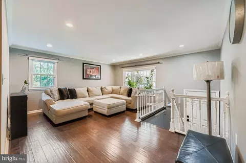 Entry Way - 6205 Ridgeview Ave, Baltimore, MD 21206 photo 2 of 3