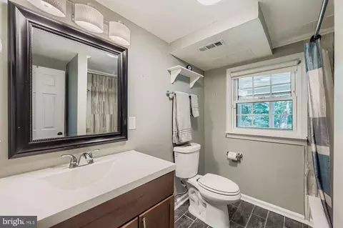 Bath - 6205 Ridgeview Ave, Baltimore, MD 21206 photo 2 of 2