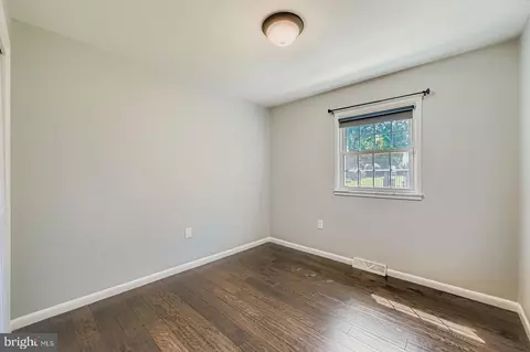 Bedroom - 6205 Ridgeview Ave, Baltimore, MD 21206 photo 3 of 4