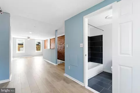 Entry Way - 1622 Latrobe St, Baltimore, MD 21202 photo 4 of 7