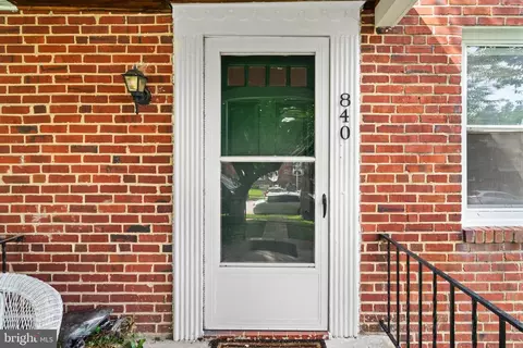 Entry Way - 840 Evesham Ave, Baltimore, MD 21212 photo 1 of 3