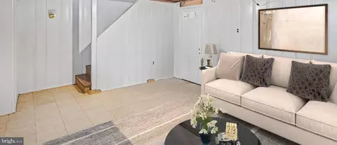 Entry Way - 840 Evesham Ave, Baltimore, MD 21212 photo 3 of 3