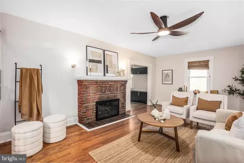 5802 Clearspring Rd, Baltimore, MD 21212 photo 2