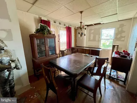 Dining - 2905 Boarman Ave, Baltimore, MD 21215 photo 1 of 1