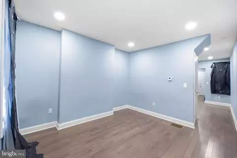 Entry Way - 215 Calhoun S, Baltimore, MD 21223 photo 3 of 6