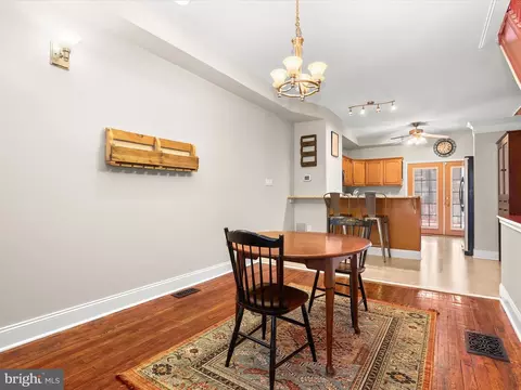 832 S Conkling St, Baltimore, MD 21224 photo 8
