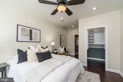 Bedroom - 420 E Cross St E, Baltimore, MD 21230 photo 2 of 3
