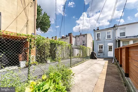 Exterior - 420 E Cross St E, Baltimore, MD 21230 photo 3 of 5
