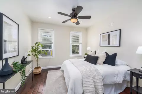 Bedroom - 420 E Cross St E, Baltimore, MD 21230 photo 1 of 3