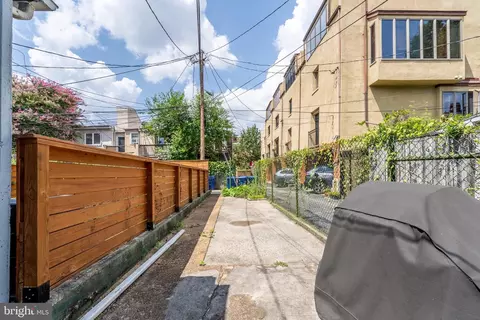 Exterior - 420 E Cross St E, Baltimore, MD 21230 photo 5 of 5