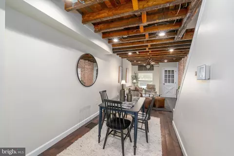 Entry Way - 420 E Cross St E, Baltimore, MD 21230 photo 1 of 3