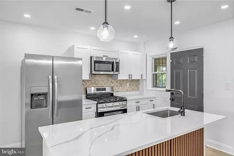 840 Benninghaus Rd, Baltimore, MD 21212 photo 2