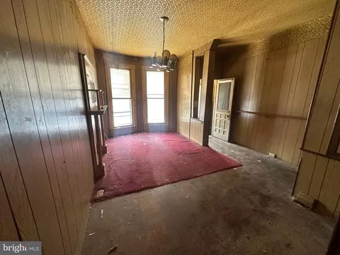 Living - 1007 Appleton St, Baltimore, MD 21217 photo 1 of 3