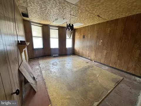 Living - 1007 Appleton St, Baltimore, MD 21217 photo 2 of 3