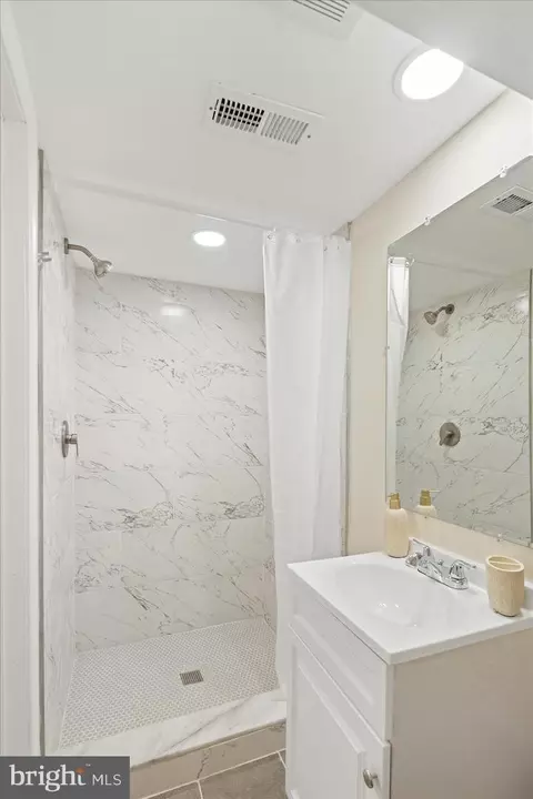 Bath - 1408 N Potomac St, Baltimore, MD 21213 photo 3 of 3
