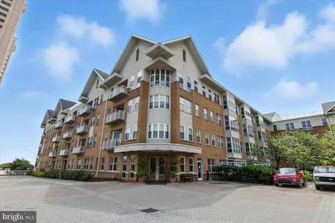 23 Pierside Dr #319, Baltimore, MD 21230