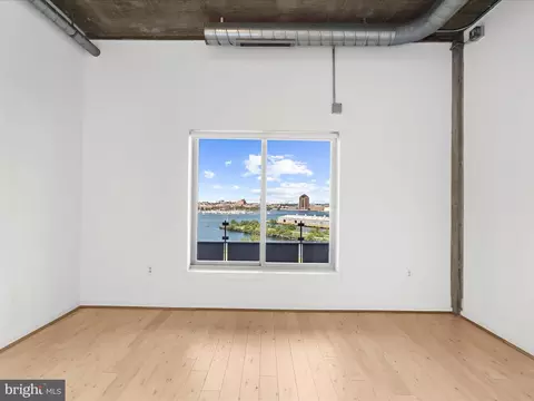 Living - 1200 Steuart St #913, Baltimore, MD 21230 photo 8 of 14