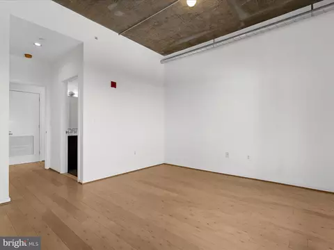 Living - 1200 Steuart St #913, Baltimore, MD 21230 photo 7 of 14