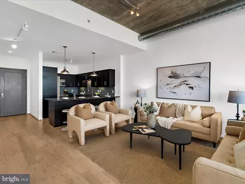 Living - 1200 Steuart St #913, Baltimore, MD 21230 photo 4 of 14