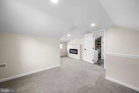 Entry Way - 4215 Raymar Ave, Baltimore, MD 21206 photo 5 of 5