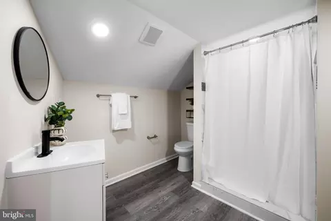 Bath - 4215 Raymar Ave, Baltimore, MD 21206 photo 4 of 4