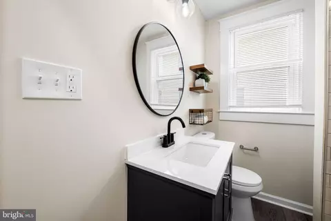 Bath - 4215 Raymar Ave, Baltimore, MD 21206 photo 1 of 4