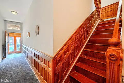 Entry Way - 2224 Eutaw Pl, Baltimore, MD 21217 photo 5 of 7