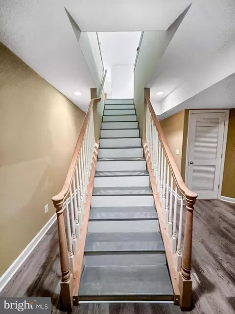 Entry Way - 2224 Eutaw Pl, Baltimore, MD 21217 photo 3 of 7
