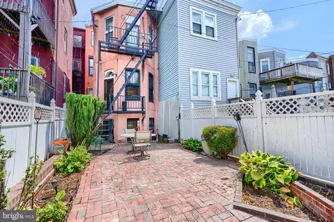 Exterior - 2224 Eutaw Pl, Baltimore, MD 21217 photo 4 of 5