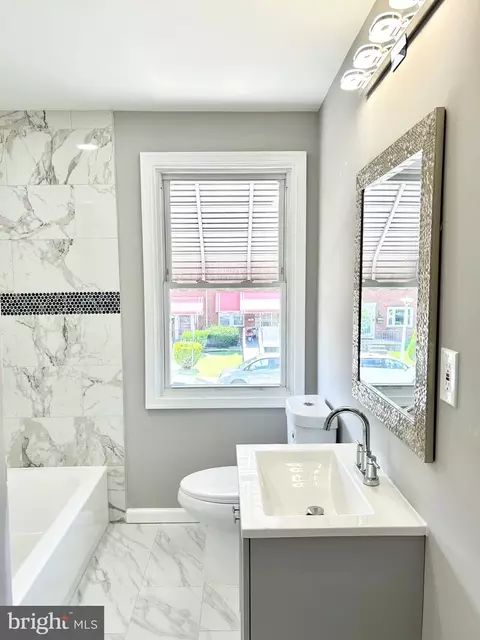 Bath - 3506 Elmora Ave, Baltimore, MD 21213 photo 1 of 5