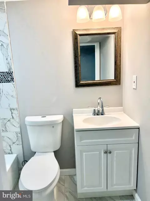 Bath - 3506 Elmora Ave, Baltimore, MD 21213 photo 4 of 5